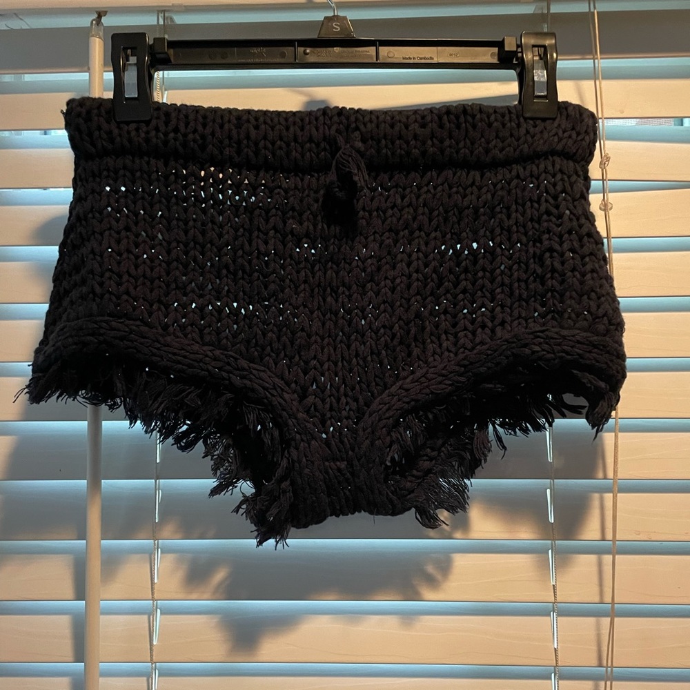 Adorable Like New Navy Knit Shorts
